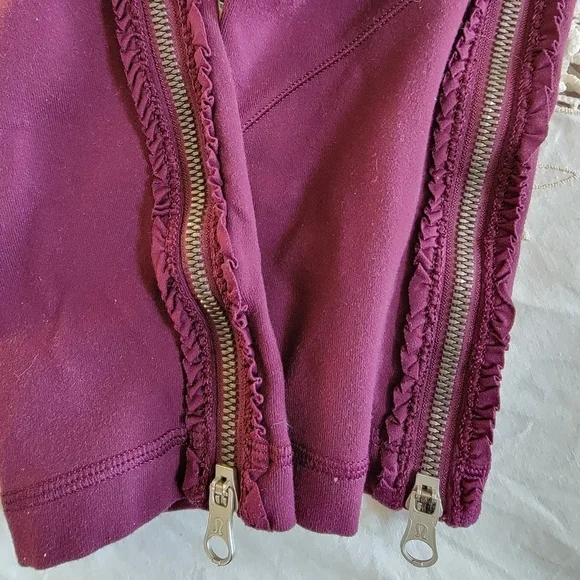 LULULEMON - Picture 4 of 4